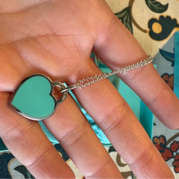 Tiffany & Co. Sterling Silver Return to Tiffany Heart Tag Pendant Necklace - Picture 4 of 9